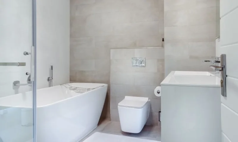 Primary ensuite bathroom